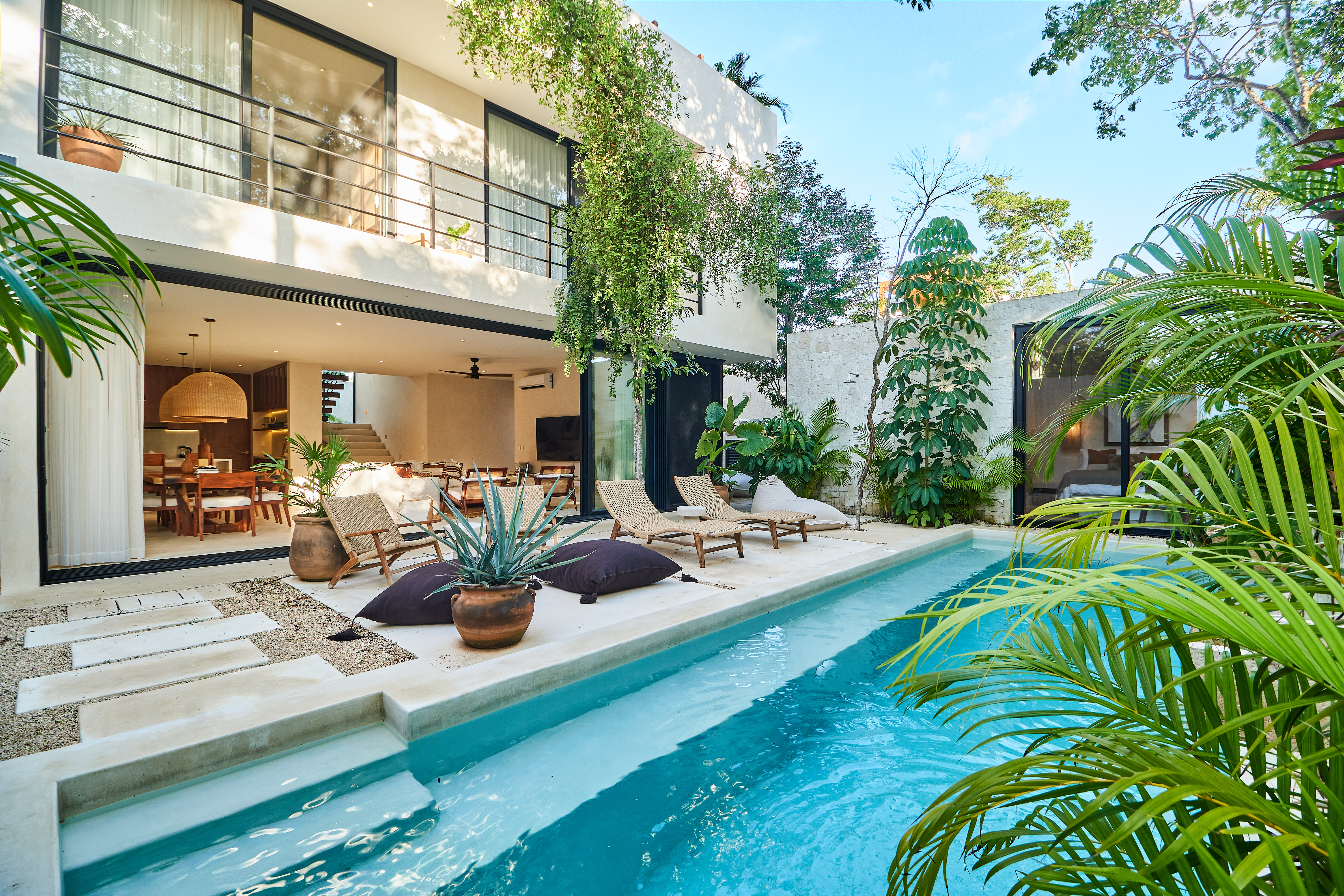 Tropical villa with pool